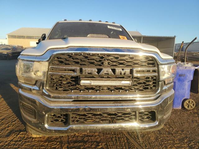 3C6UR5HJXNG351204 - 2022 RAM 2500 TRADESMAN WHITE photo 5