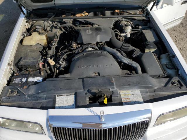 1LNLM81W2TY635175 - 1996 LINCOLN TOWN CAR EXECUTIVE WHITE photo 11