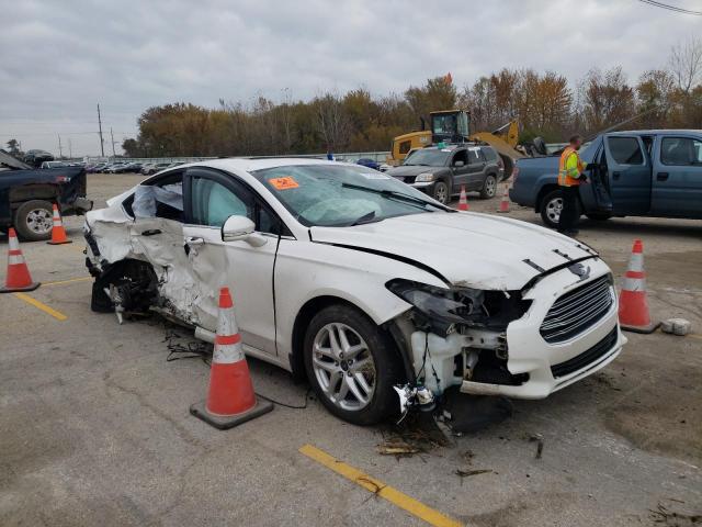 1FA6P0H72E5379607 - 2014 FORD FUSION SE WHITE photo 4