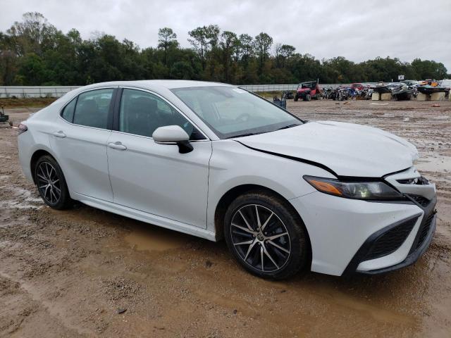 4T1G11AK5RU189408 - 2024 TOYOTA CAMRY SE NIGHT SHADE WHITE photo 4