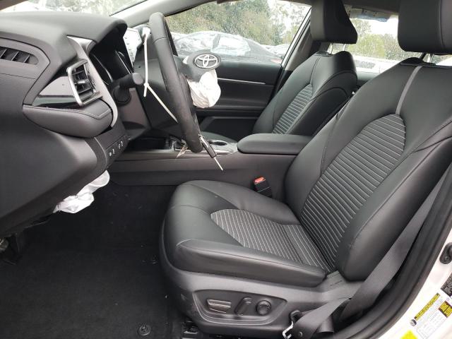 4T1G11AK5RU189408 - 2024 TOYOTA CAMRY SE NIGHT SHADE WHITE photo 7