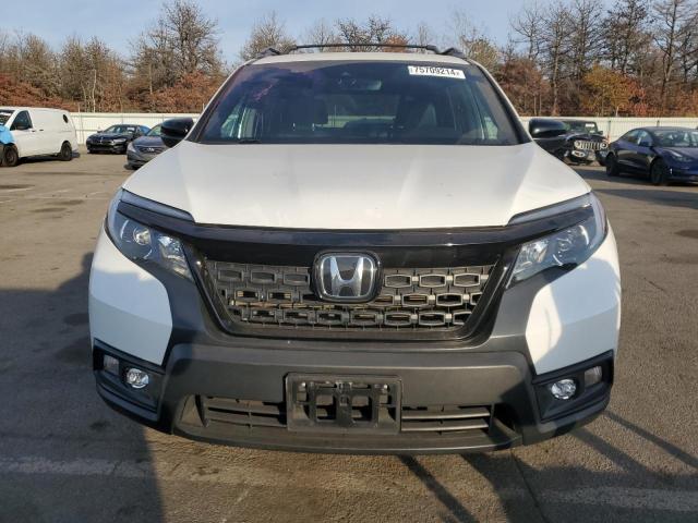 5FNYF8H53MB042394 - 2021 HONDA PASSPORT EXL WHITE photo 5