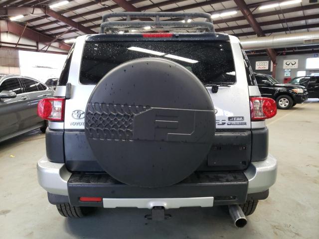 JTEBU11F970074514 - 2007 TOYOTA FJ CRUISER SILVER photo 6