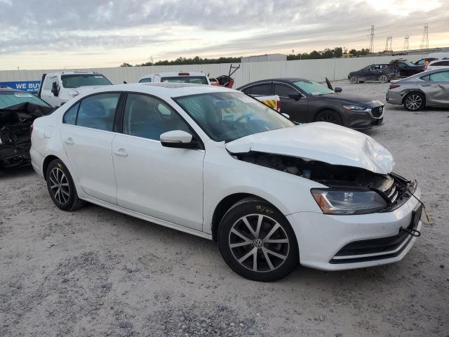 3VWB67AJ4HM306633 - 2017 VOLKSWAGEN JETTA SE WHITE photo 4