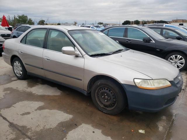 1HGCG5648XA101888 - 1999 HONDA ACCORD LX SILVER photo 4