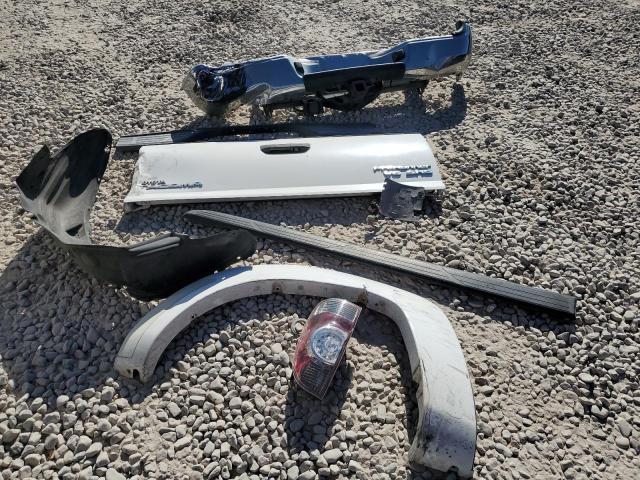 5TFJU4GN7EX060132 - 2014 TOYOTA TACOMA DOUBLE CAB PRERUNNER WHITE photo 12