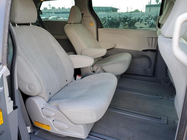 5TDZK3DC1DS290159 - 2013 TOYOTA SIENNA SILVER photo 11