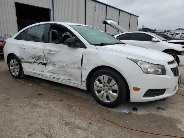 1G1PA5SG6D7264316 - 2013 CHEVROLET CRUZE LS WHITE photo 4