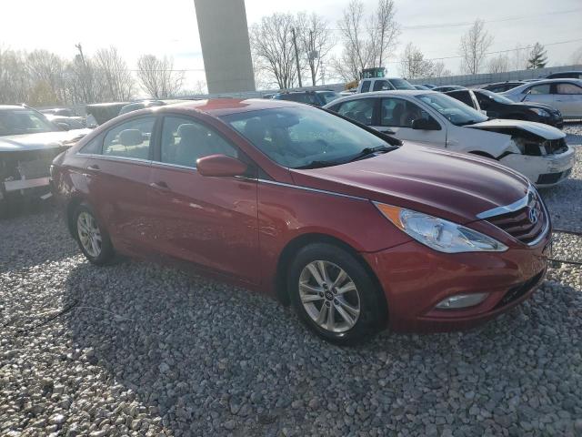 5NPEB4AC2DH793908 - 2013 HYUNDAI SONATA GLS RED photo 4