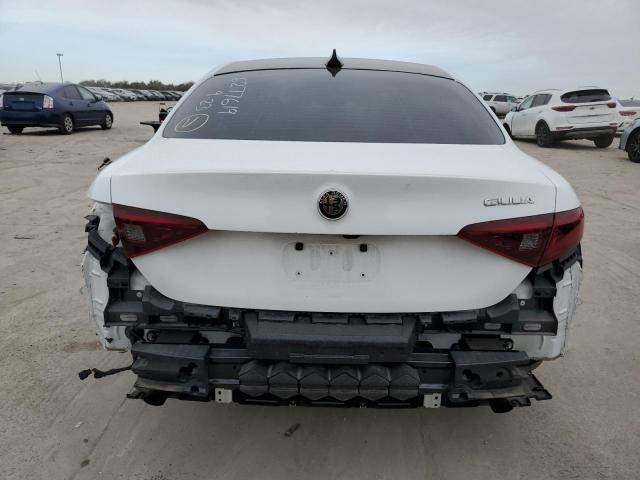 ZARFAECN9J7576602 - 2018 ALFA ROMEO GIULIA TI WHITE photo 6