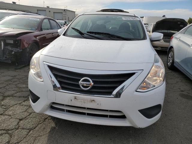 3N1CN7AP9GL871322 - 2016 NISSAN VERSA S WHITE photo 5