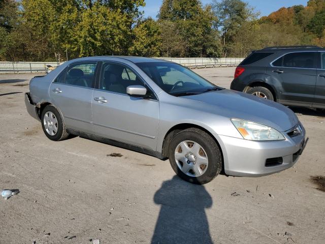 1HGCM56457A228896 - 2007 HONDA ACCORD LX SILVER photo 4