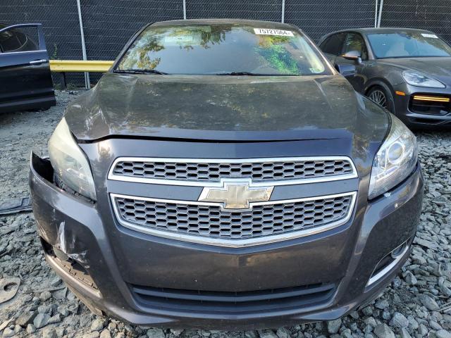 1G11H5SA9DF320624 - 2013 CHEVROLET MALIBU LTZ ნაცრისფერი ფოტო 5