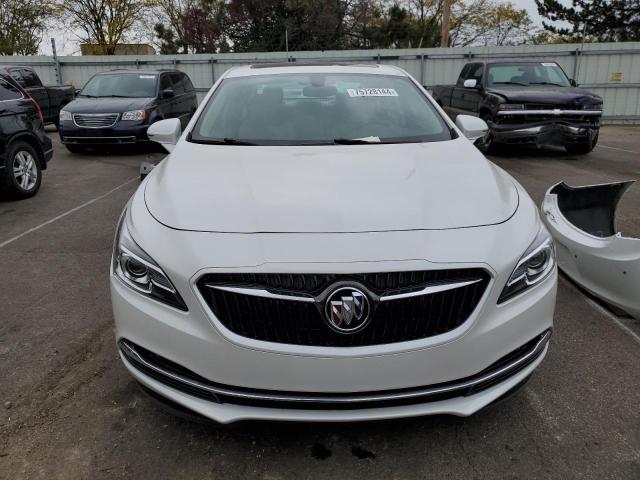 1G4ZW5SS9KU103426 - 2019 BUICK LACROSSE SPORT TOURING WHITE photo 5