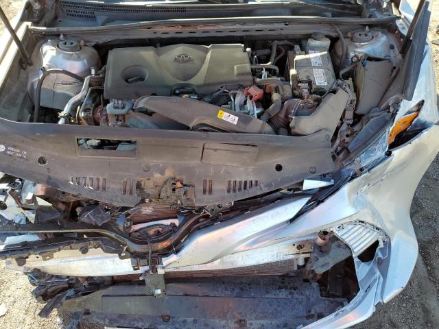 4T1B11HK8JU099657 - 2018 TOYOTA CAMRY L SILVER photo 11