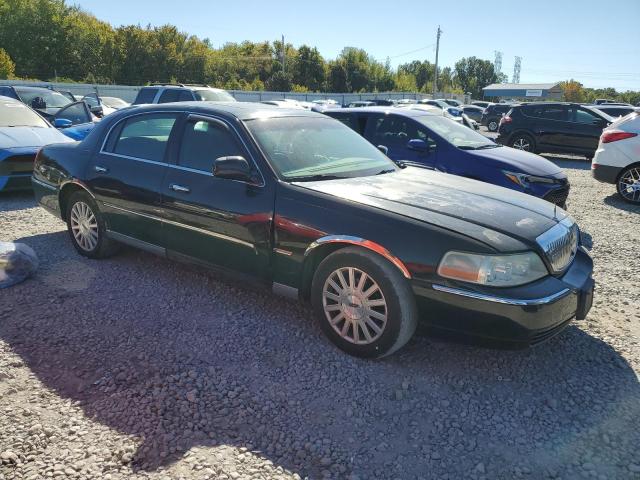 1LNHM81WX3Y626424 - 2003 LINCOLN TOWN CAR EXECUTIVE BLACK photo 4