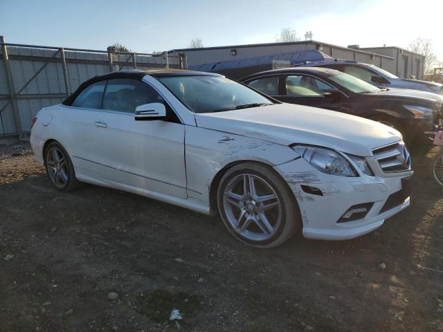 WDDKK7CF7BF100985 - 2011 MERCEDES-BENZ E 550 WHITE photo 4