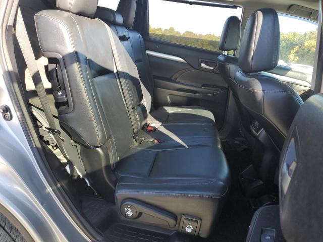 5TDKKRFH3FS060302 - 2015 TOYOTA HIGHLANDER XLE SILVER photo 11