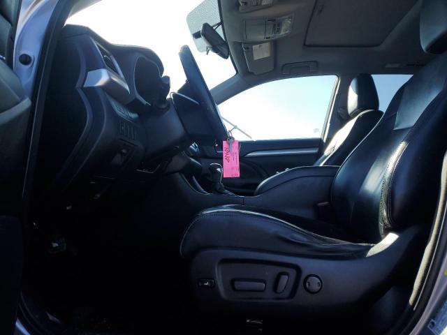 5TDKKRFH3FS060302 - 2015 TOYOTA HIGHLANDER XLE SILVER photo 7