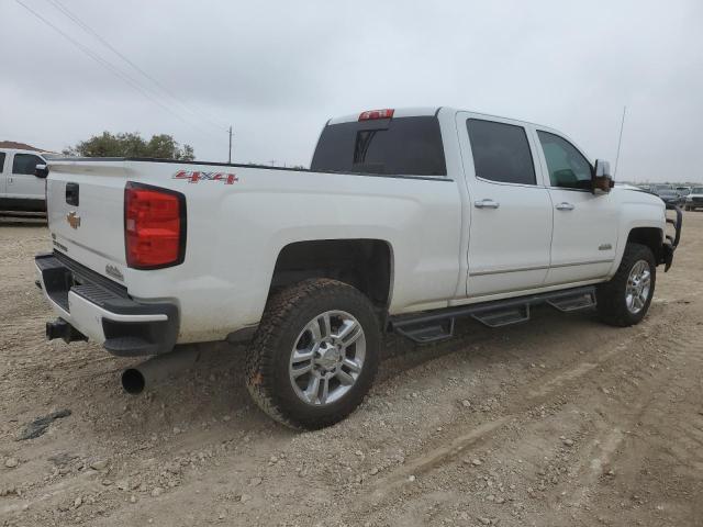 1GC1KXE87FF640640 - 2015 CHEVROLET SILVERADO K2500 HIGH COUNTRY WHITE photo 3