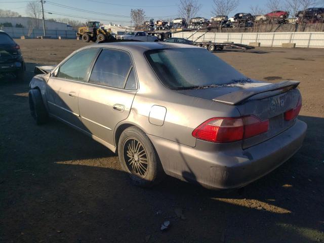 1HGCG1652YA097310 - 2000 HONDA ACCORD EX SILVER photo 2