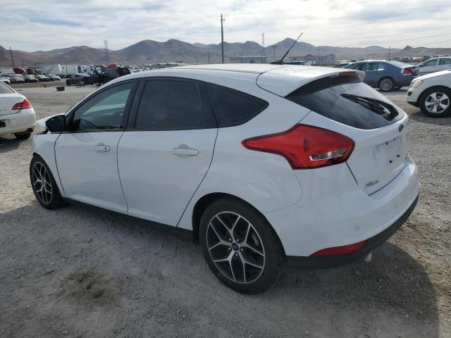 1FADP3M28HL245672 - 2017 FORD FOCUS SEL WHITE photo 2