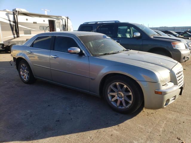 2C3AA63H25H530872 - 2005 CHRYSLER 300C SILVER photo 4