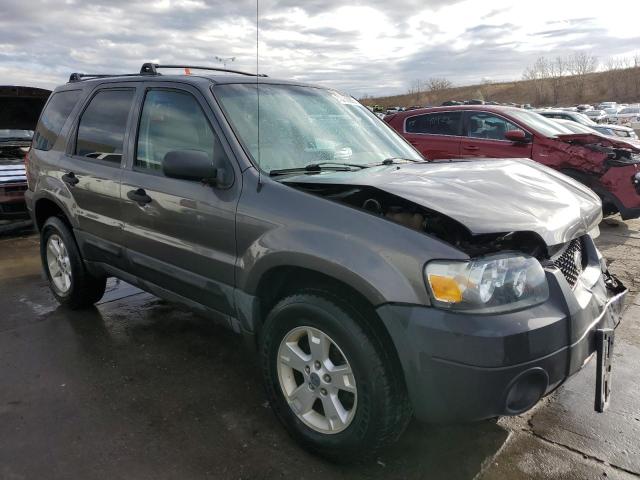 1FMCU93185KD40871 - 2005 FORD ESCAPE XLT GRAY photo 4