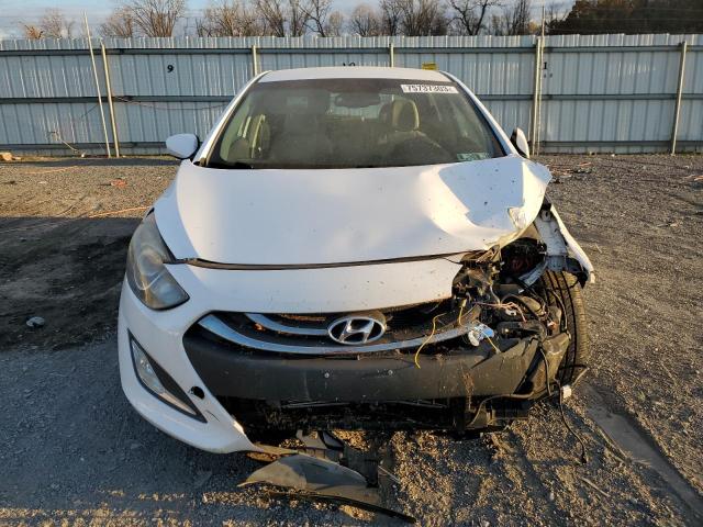 KMHD35LE3DU052584 - 2013 HYUNDAI ELANTRA GT WHITE photo 5