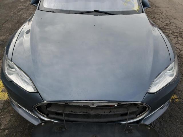 5YJSA1S15EFP33140 - 2014 TESLA MODEL S ნაცრისფერი ფოტო 11
