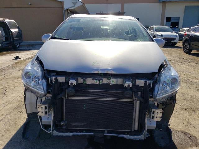 JTDKN3DU5F0447649 - 2015 TOYOTA PRIUS SILVER photo 5