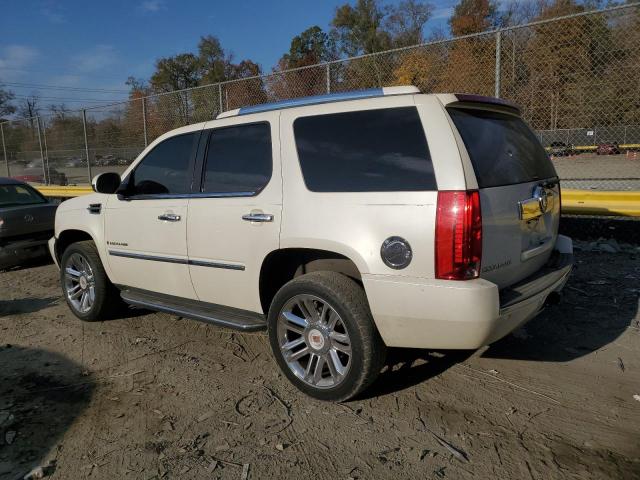 1GYEC638X7R325742 - 2007 CADILLAC ESCALADE LUXURY WHITE photo 2