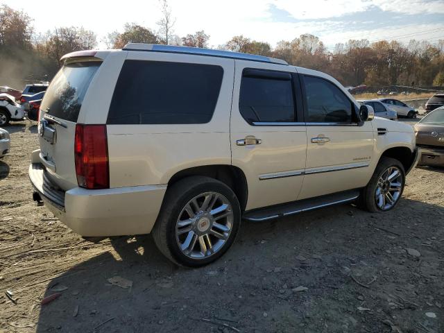 1GYEC638X7R325742 - 2007 CADILLAC ESCALADE LUXURY WHITE photo 3