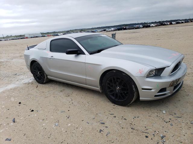 1ZVBP8AM7E5235426 - 2014 FORD MUSTANG SILVER photo 4