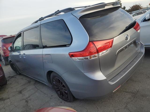 5TDYK3DC5CS233988 - 2012 TOYOTA SIENNA XLE SILVER photo 2