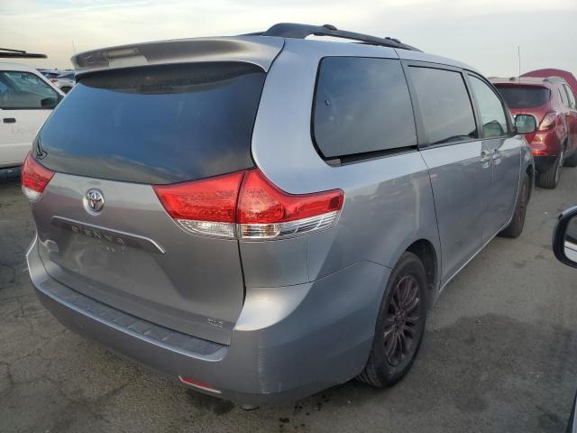 5TDYK3DC5CS233988 - 2012 TOYOTA SIENNA XLE SILVER photo 3