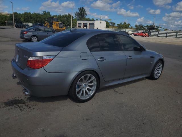 WBSNB93526B583494 - 2006 BMW M5 GRAY photo 3