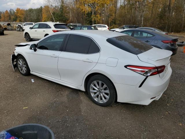 4T1G11AKXLU985708 - 2020 TOYOTA CAMRY SE WHITE photo 2