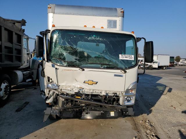 JALCDW162P7012223 - 2023 CHEVROLET 4500HD WHITE photo 5