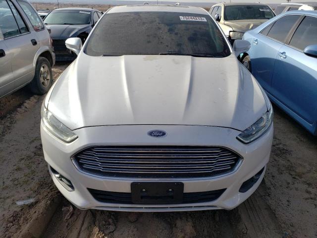 3FA6P0HD6GR215606 - 2016 FORD FUSION SE WHITE photo 5