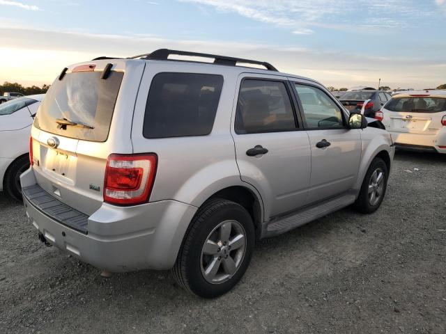 1FMCU0DG7AKA80245 - 2010 FORD ESCAPE XLT SILVER photo 3