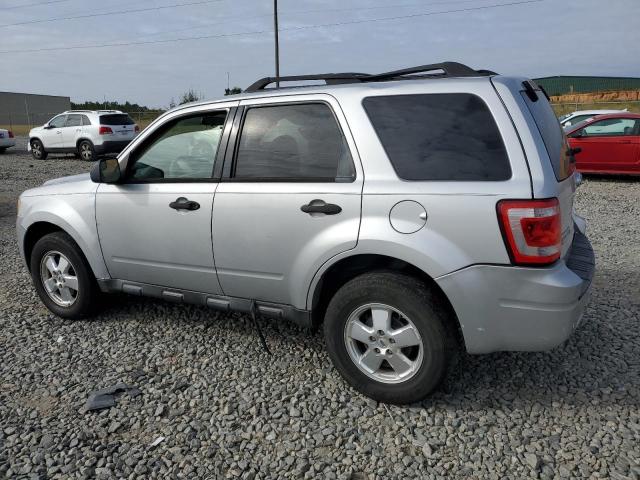 1FMCU0C74CKA60037 - 2012 FORD ESCAPE XLS SILVER photo 2