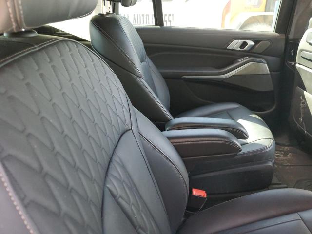 5UXCX6C09LLE35708 - 2020 BMW X7 M50I WHITE photo 11