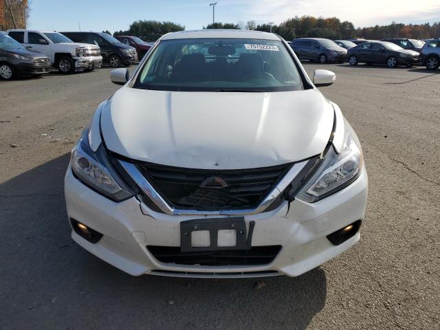 1N4AL3AP3HC108847 - 2017 NISSAN ALTIMA 2.5 WHITE photo 5