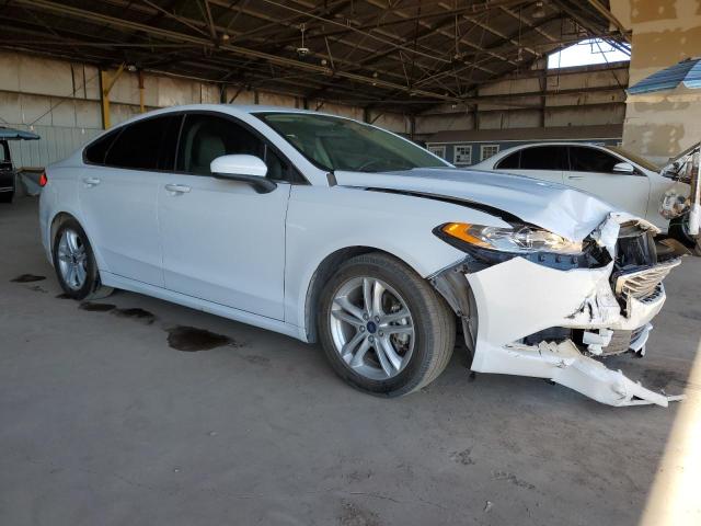 3FA6P0HD6JR204998 - 2018 FORD FUSION SE WHITE photo 4