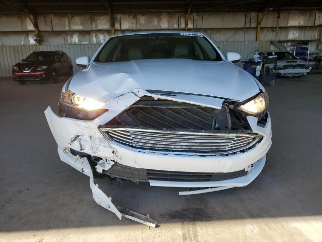 3FA6P0HD6JR204998 - 2018 FORD FUSION SE WHITE photo 5