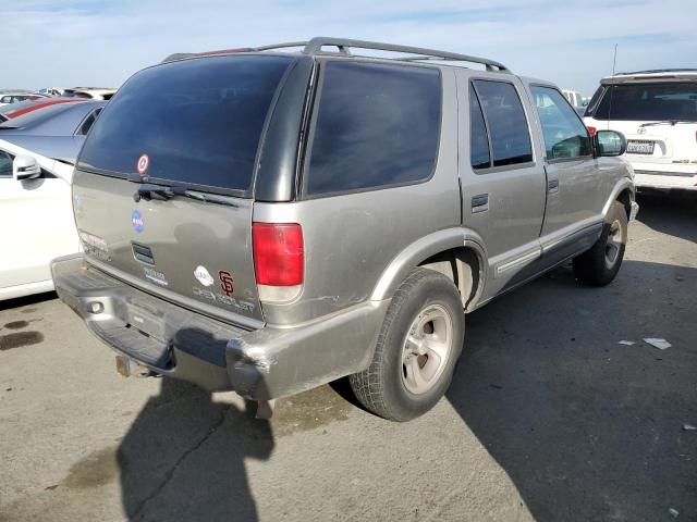 1GNCS13W0Y2336252 - 2000 CHEVROLET BLAZER SILVER photo 3