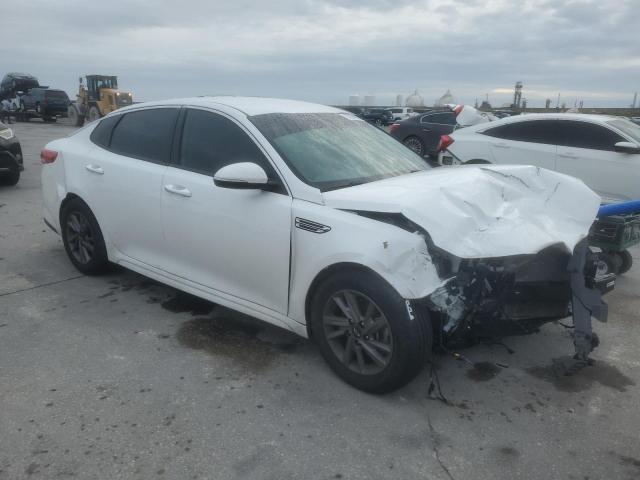 5XXGT4L33LG426173 - 2020 KIA OPTIMA LX WHITE photo 4