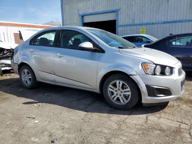 1G1JA5SH6C4106900 - 2012 CHEVROLET SONIC LS ვერცხლისფერი ფოტო 4
