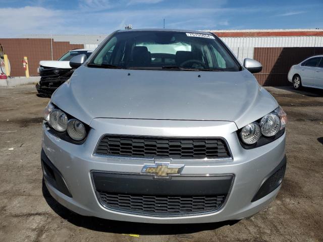 1G1JA5SH6C4106900 - 2012 CHEVROLET SONIC LS ვერცხლისფერი ფოტო 5